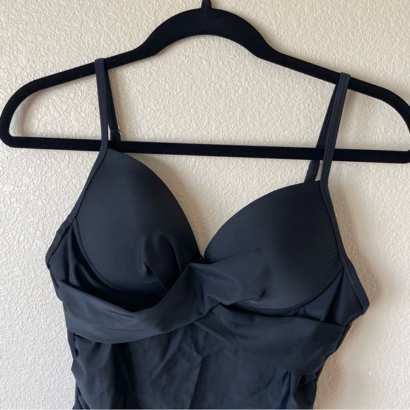 Beachsissi Swimsuit One Piece Women’s M Black Classic Beach Pool Vacation Lake - Picture 3 of 10